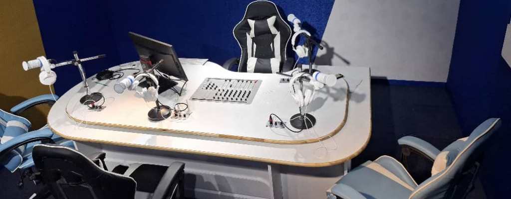 News Hours (Hourly Bulletins) 8:00 Am 1:00 Pm 6:00 Pm 5:00 Pm CAT