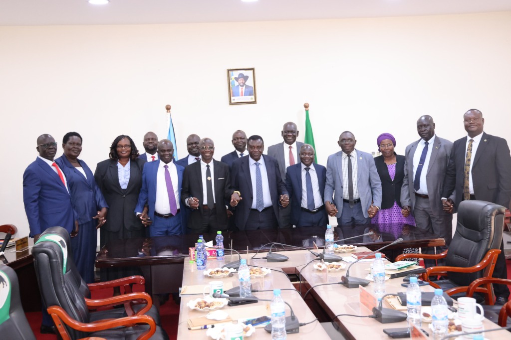 CES Governor Mujung Outlines Priorities in First Cabinet Meeting