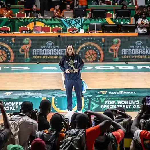 Delicia Washington is awarded the best scorer of the 2025 FIBA Women’s AfroBasket