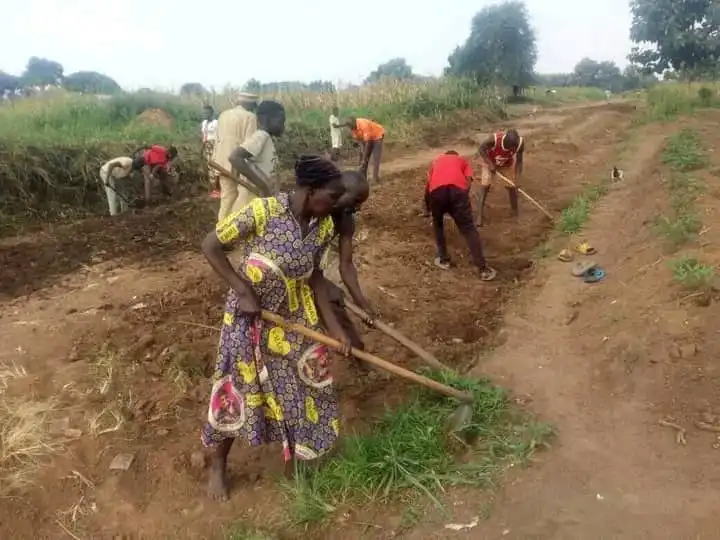 [PHOTOS] - Morobo Returnees Launch Voluntary Road Maintenance