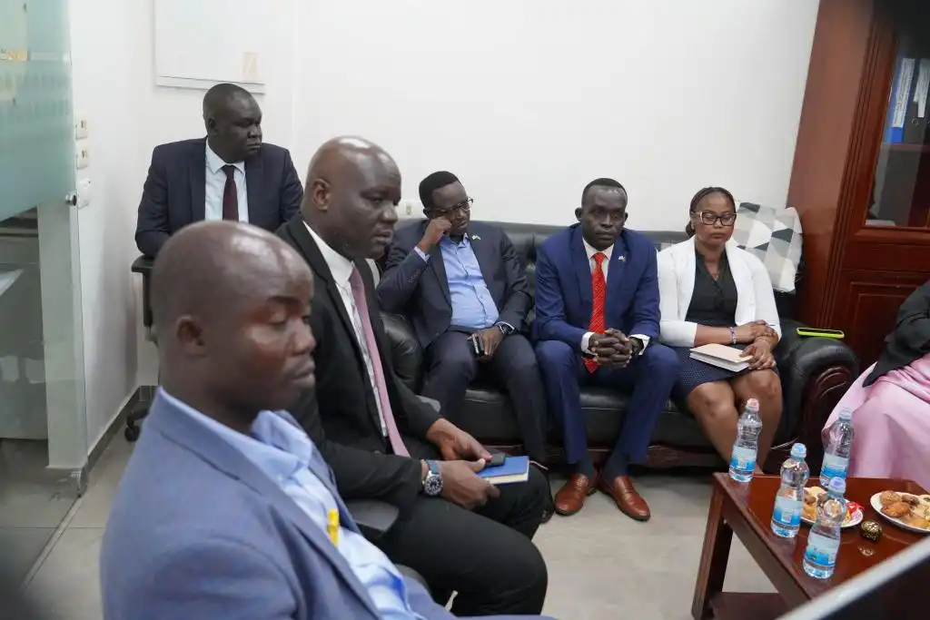 South Sudan Foreign Minister Meets Tel Aviv Embassy Staff