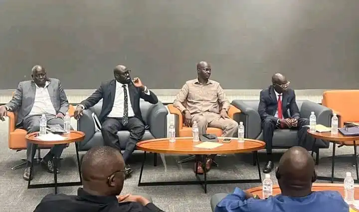 Government Races to End Cash Salary Payments Government Races to End Cash Salary Payments