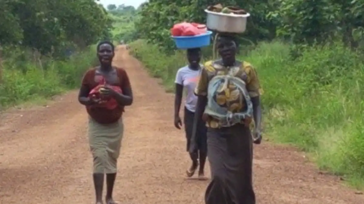 Lasu Payam villagers travelling to Yei town-PHOTO CREDIT: Access Radio (File Photo)