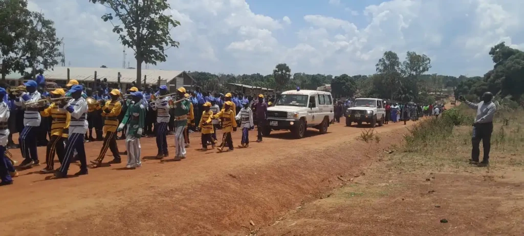 Mourners receiving the body of late Gama Diodone in Yei town