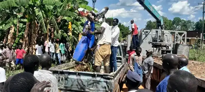 Police Vehicle at the crime scene. PHOTO CREDITS: Number One Citizen News Paper