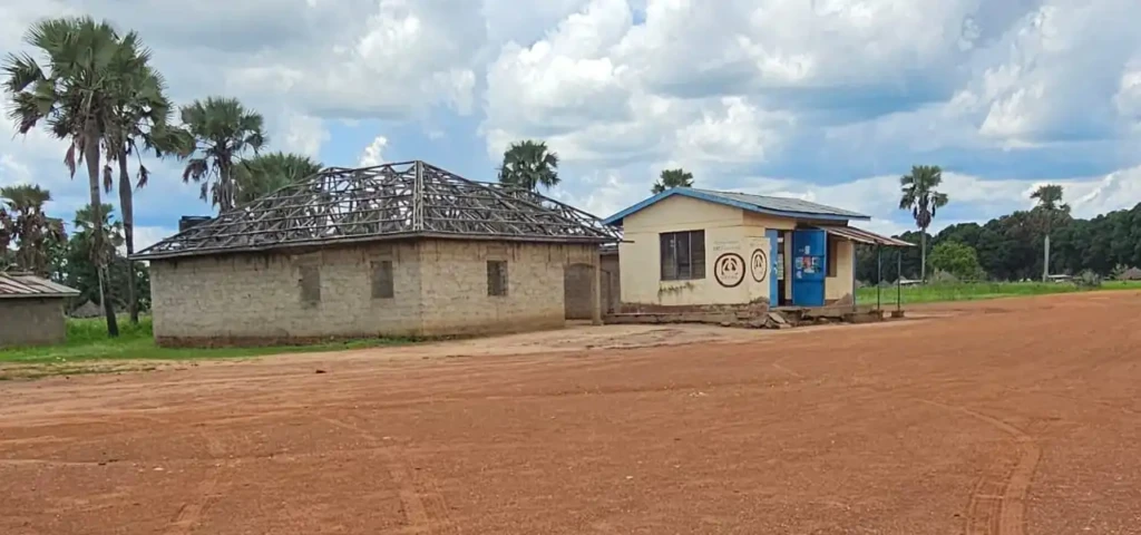A waiting Lounge at Yei Air strip. Photo (Access Radio)