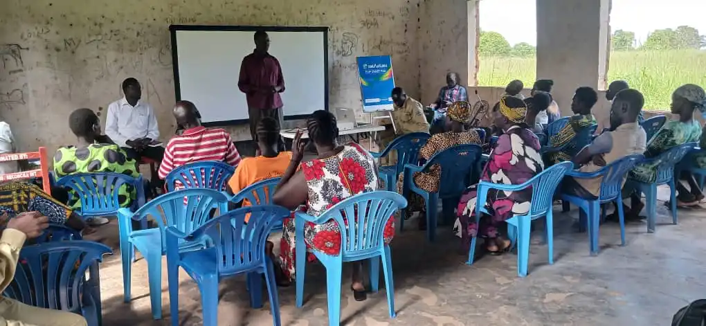 Participants at the training in Tore Payam. Photo Credit: Christopher Taharir