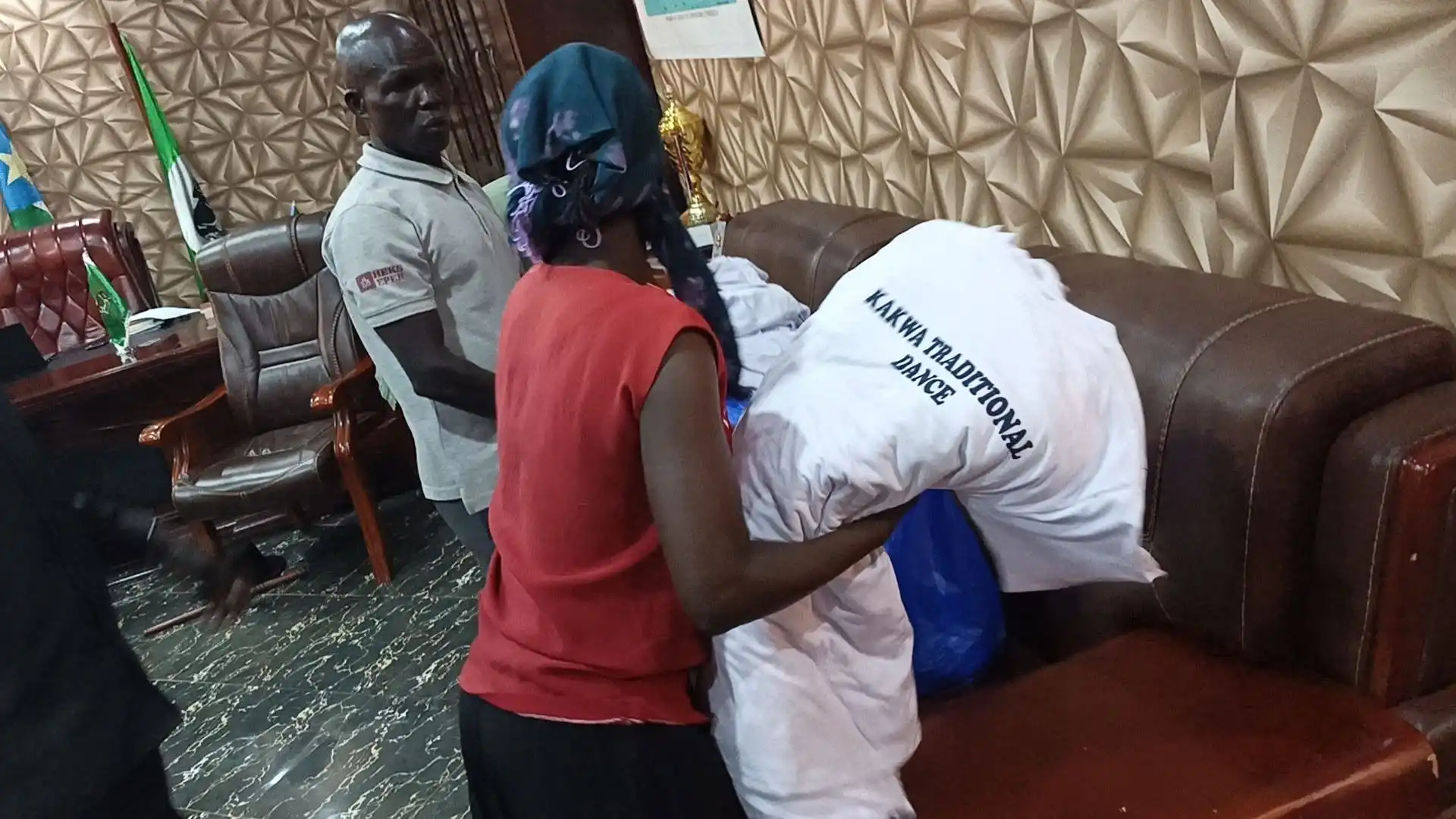 Ayiki and Yei Town Dance Groups Receive 60 Shirts