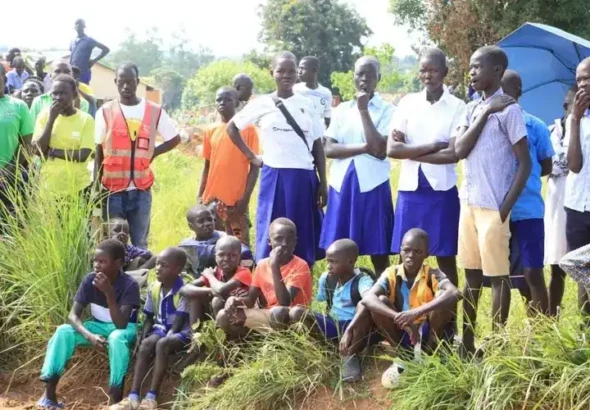 Local residents and school pupils in Mere-Kajo-Keji County. Photo Credit: Press Unit, Office of the governor
