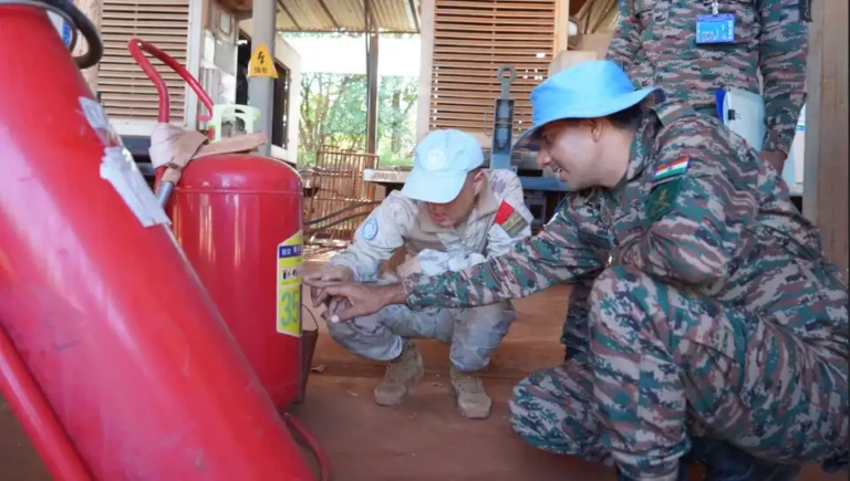 UN Team Checks Chinese Contingent Fuel Systems in Wau