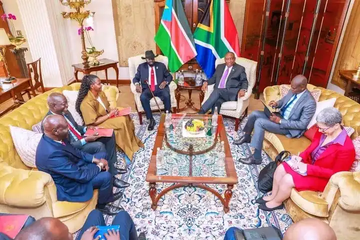 President Kiir (L) and South African president Ramaphosa (R) in a joint meeting