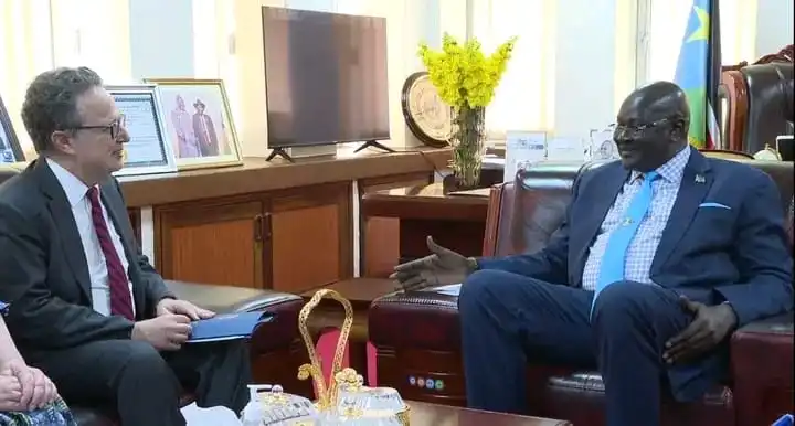 US Ambassador Michael (L) and South Sudan Information Minister Ateny (R) Credit-Press Unit office of the Minister