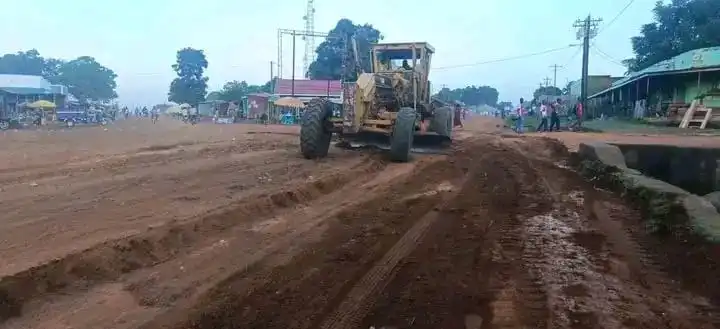 A grader working on Yerdan-Gemtel Street in Yei town