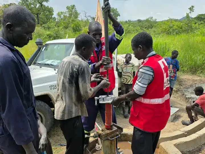 ICRC and Red Cross Repairs broken borehole in Kajo-Keji County