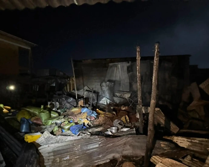 Commissioner Inspects Kuburi Haboba Fire Scene