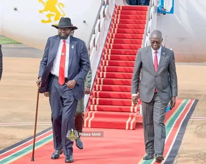 President Kiir Returns to Juba and Recieved by Senior Cabinet Ministers