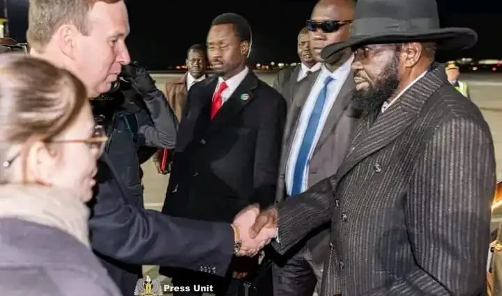 President Kiir (Right ) greets Rusian officials. Photo Credit-Press Unit-Office of the President