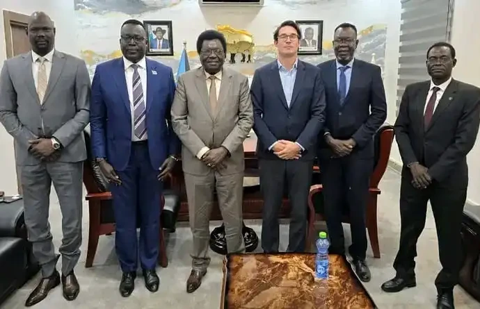 World Bank and State officials pose for a group Photo after the meeting. Photo Credit-Press Unit-Office of the Governor